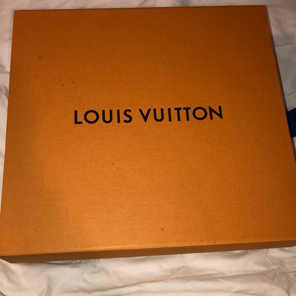 Louis Vuitton box